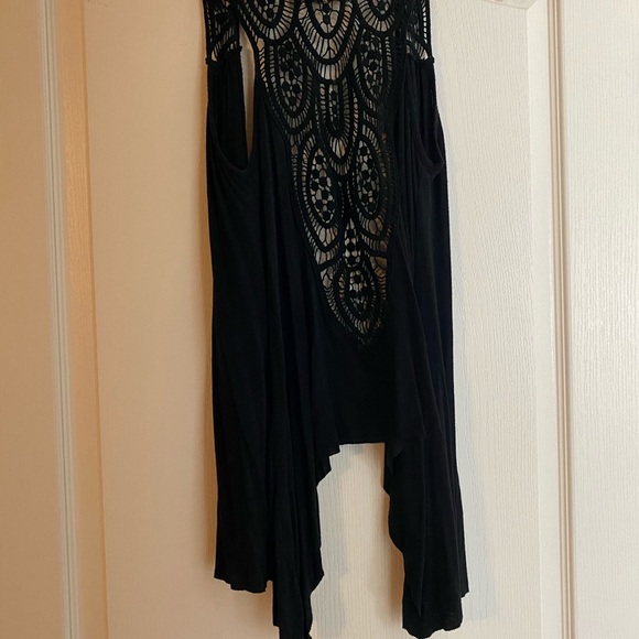 Lace vest - Picture 2 of 2